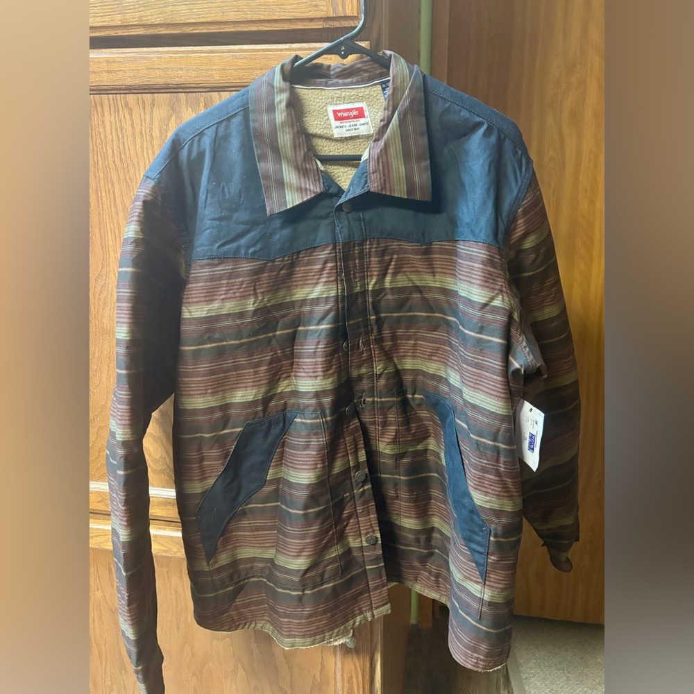 Wrangler Men's Heavyweight Multicolor Striped Sherpa lined Shirt Jacket - XLrg,